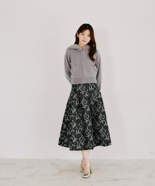 tocco closet(トッコ クローゼット)の「フードファー付きビジュースライダーニットパーカー(パーカー・レディース・ブラック/グレー/アイボリー/モカ/ピンクベージュ・M)」の14枚目の写真