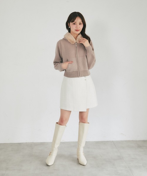 tocco closet(トッコ クローゼット)の「フードファー付きビジュースライダーニットパーカー(パーカー・レディース・ブラック/グレー/アイボリー/モカ/ピンクベージュ・M)」の20枚目の写真