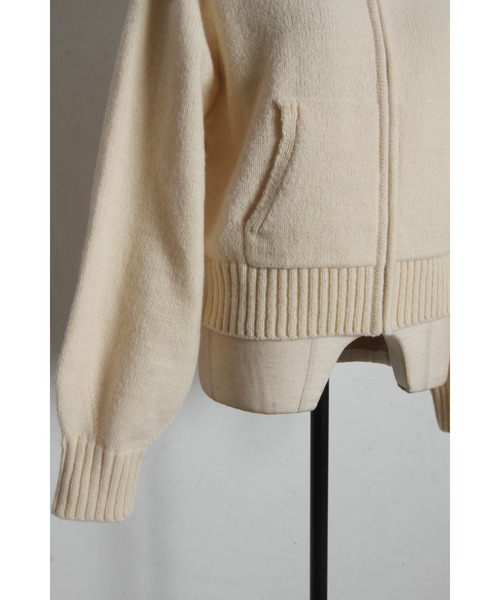 tocco closet(トッコ クローゼット)の「フードファー付きビジュースライダーニットパーカー(パーカー・レディース・ブラック/グレー/アイボリー/モカ/ピンクベージュ・M)」の7枚目の写真