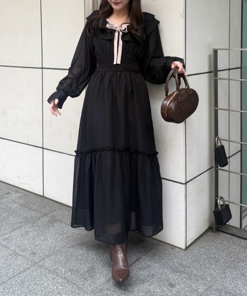 continuer de NICE CLAUP(コンティニューデナイスクラップ)の「1枚で特別感を纏うフリル衿ロングワンピース(ワンピース・レディース・ブラウン系その他/ブラック系その他/ブラック・FREE)」の10枚目の写真