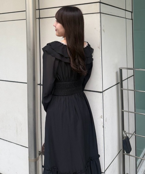 continuer de NICE CLAUP(コンティニューデナイスクラップ)の「1枚で特別感を纏うフリル衿ロングワンピース(ワンピース・レディース・ブラウン系その他/ブラック系その他/ブラック・FREE)」の8枚目の写真