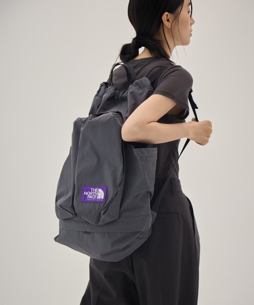 THE NORTH FACE PURPLE LABEL（ザ ノースフェイス パープルレーベル）の「【THE NORTH FACE PURPLE LABEL/ザ・ノース・フェイス パープルレーベル】Mountain Wind Backpack/マウンテン ウィンド バックパック/リュック/通勤/軽量（バックパック/リュック・レディース・セージグリーン/グレー/ブラック・FREE）」の3枚目の写真