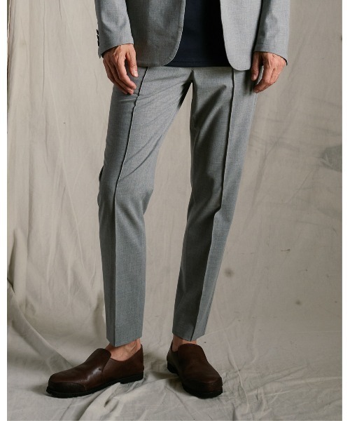 wjk(ダヴルジェイケイ)の「comfort pin-tuck slim slacks(スラックス・メンズ・ブラック/ライトグレー/ネイビー・X-LARGE/LARGE/MEDIUM/SMALL)」の2枚目の写真