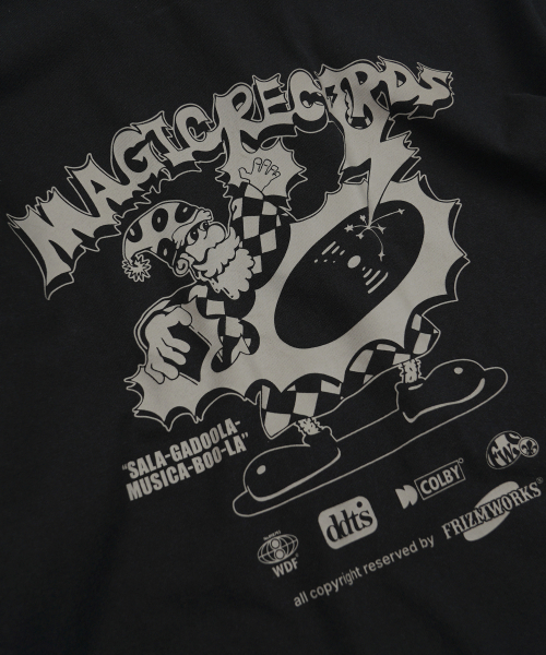 FRIZMWORKS(フリズムワークス)の「MAGIC RECORDS LS TEE _ BLACK(Tシャツ/カットソー・メンズ・その他・SMALL/MEDIUM/LARGE/X-LARGE)」の6枚目の写真