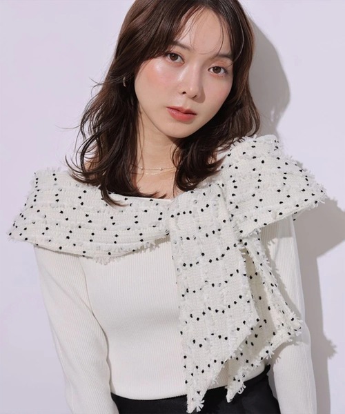 Mystrada(マイストラーダ)の「リボンドッキングオフショルニット(ニット/セーター・レディース・ホワイト/ブラック/ブラック系その他2・38)」の1枚目の写真