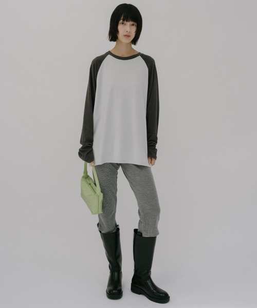 duei（デュイ）の「起毛フライスラグランルーズロンT（Tシャツ/カットソー・レディース・チャコールグレー/カーキ・FREE）」の9枚目の写真