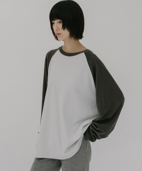 duei（デュイ）の「起毛フライスラグランルーズロンT（Tシャツ/カットソー・レディース・チャコールグレー/カーキ・FREE）」の4枚目の写真