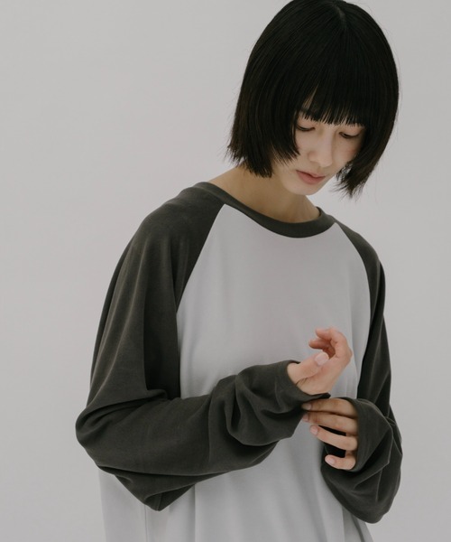 duei（デュイ）の「起毛フライスラグランルーズロンT（Tシャツ/カットソー・レディース・チャコールグレー/カーキ・FREE）」の6枚目の写真