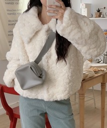 大きな襟ショートボアコート