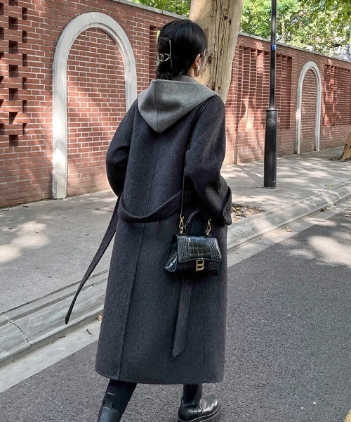 LUCPY(ラクピー)の「フード付き ダブルブレストロングコート(その他アウター・レディース・ダークグレー・X-LARGE/LARGE/MEDIUM/SMALL)」の4枚目の写真