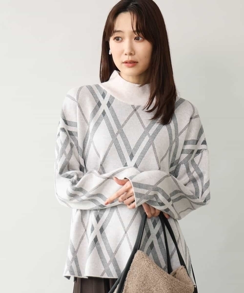 MK MICHEL KLEIN（エムケーミッシェルクラン）の「[洗える]バイアスチェック柄ニットプルオーバー（ニット/セーター・レディース・グレイッシュベージュ/ネイビー・38）」の11枚目の写真