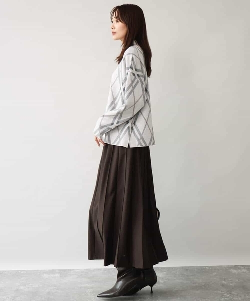 MK MICHEL KLEIN（エムケーミッシェルクラン）の「[洗える]バイアスチェック柄ニットプルオーバー（ニット/セーター・レディース・グレイッシュベージュ/ネイビー・38）」の15枚目の写真
