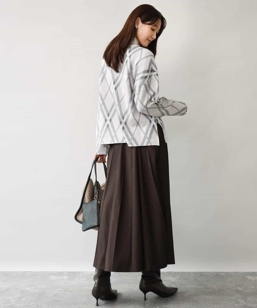 MK MICHEL KLEIN（エムケーミッシェルクラン）の「[洗える]バイアスチェック柄ニットプルオーバー（ニット/セーター・レディース・グレイッシュベージュ/ネイビー・38）」の16枚目の写真