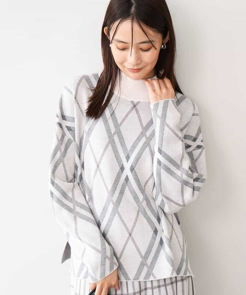 MK MICHEL KLEIN（エムケーミッシェルクラン）の「[洗える]バイアスチェック柄ニットプルオーバー（ニット/セーター・レディース・グレイッシュベージュ/ネイビー・38）」の19枚目の写真