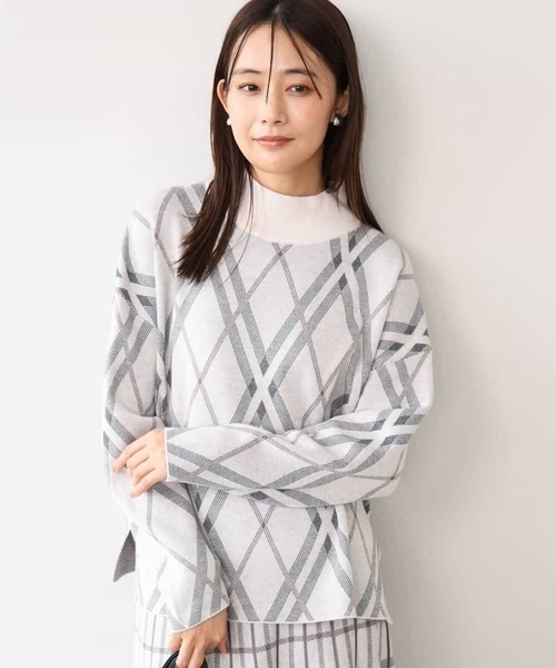 MK MICHEL KLEIN（エムケーミッシェルクラン）の「[洗える]バイアスチェック柄ニットプルオーバー（ニット/セーター・レディース・グレイッシュベージュ/ネイビー・38）」の21枚目の写真