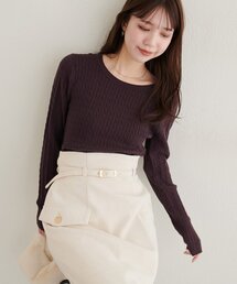 ケーブル柄ニット