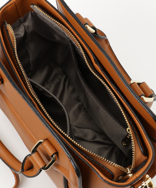 PLAIN CLOTHING（プレーンクロージング）の「エラ型ハンドバッグ/ショルダーバッグ【PLAIN CLOTHING】（ショルダーバッグ・レディース・レッド/キャメル/ブラック/ダークグレー・FREE）」の9枚目の写真