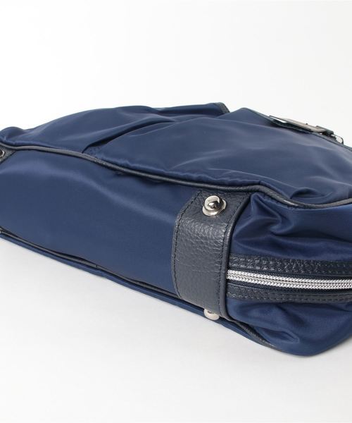 Orobianco（オロビアンコ）の「オロビアンコ　シングルファスナーブリーフ　Ａ４　/　90101（ビジネスバッグ・メンズ・レッド/ブラック/カーキ/グレー/ネイビー/ブルー・FREE）」の8枚目の写真