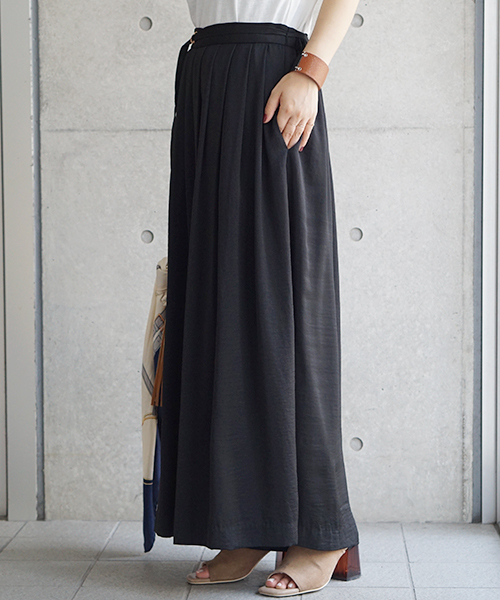 laboratory work（ラボラトリーワーク）の「ベルト付サテンギャザーガウチョパンツ（その他パンツ・レディース・ブラック/ブルー/バーガンディー・MEDIUM）」の11枚目の写真