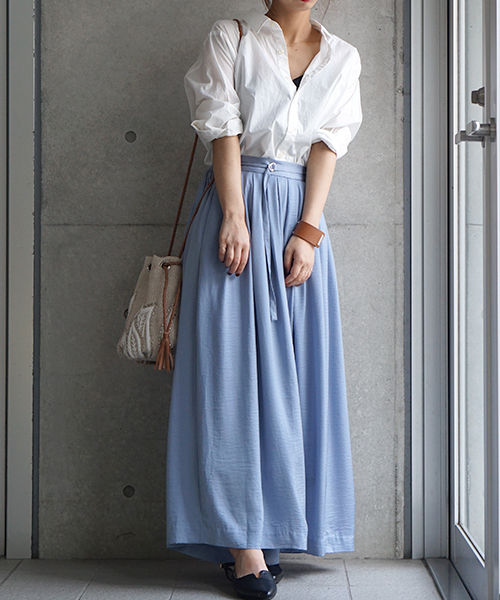 laboratory work（ラボラトリーワーク）の「ベルト付サテンギャザーガウチョパンツ（その他パンツ・レディース・ブラック/ブルー/バーガンディー・MEDIUM）」の19枚目の写真