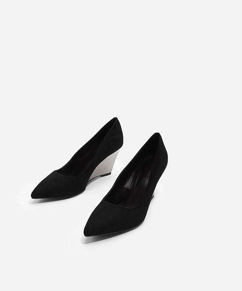 CHARLES & KEITH(チャールズ & キース)の「ベーシックウェッジパンプス / BASIC WEDGE PUMPS(パンプス・レディース・ブラック/クリーム・24cm/23.5cm/22.5cm/24.5cm/23cm)」の12枚目の写真