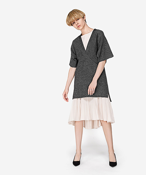 CHARLES & KEITH(チャールズ & キース)の「ベーシックウェッジパンプス / BASIC WEDGE PUMPS(パンプス・レディース・ブラック/クリーム・24cm/23.5cm/22.5cm/24.5cm/23cm)」の3枚目の写真