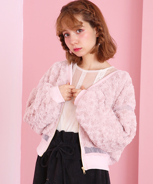 one after another NICE CLAUP（ワンアフターアナザーナイスクラップ）の「【WEB限定】くるくるファーブルゾン（ブルゾン・レディース・グレー/ベージュ/ピンク・FREE）」の3枚目の写真