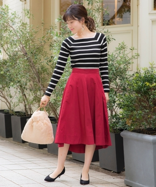 le.coeur blanc(ルクールブラン)の「【WEB限定PRICE】ピーチフィッシュテールフレアスカート(スカート・レディース・グレイッシュベージュ/レッド系その他/ネイビー・FREE)」の1枚目の写真