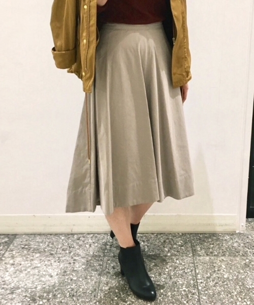 le.coeur blanc(ルクールブラン)の「【WEB限定PRICE】ピーチフィッシュテールフレアスカート(スカート・レディース・グレイッシュベージュ/レッド系その他/ネイビー・FREE)」の2枚目の写真