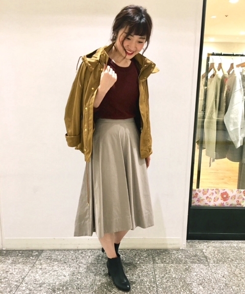 le.coeur blanc(ルクールブラン)の「【WEB限定PRICE】ピーチフィッシュテールフレアスカート(スカート・レディース・グレイッシュベージュ/レッド系その他/ネイビー・FREE)」の4枚目の写真