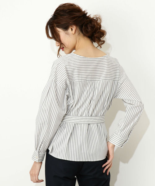 NATURAL BEAUTY BASIC(ナチュラルビューティーベーシック)の「◆ベルテッドブラウス(シャツ/ブラウス・レディース・ホワイト系その他/オフホワイト/ネイビー・MEDIUM/SMALL)」の9枚目の写真