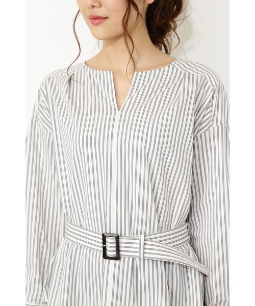 NATURAL BEAUTY BASIC(ナチュラルビューティーベーシック)の「◆ベルテッドブラウス(シャツ/ブラウス・レディース・ホワイト系その他/オフホワイト/ネイビー・MEDIUM/SMALL)」の10枚目の写真