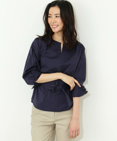 NATURAL BEAUTY BASIC(ナチュラルビューティーベーシック)の「◆ベルテッドブラウス(シャツ/ブラウス・レディース・ホワイト系その他/オフホワイト/ネイビー・MEDIUM/SMALL)」の5枚目の写真