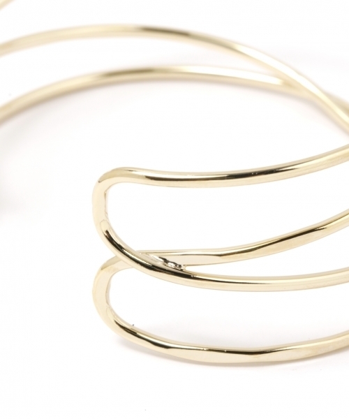 A part by（アパートバイ）の「タタキカコウクロスバングル　795916（バングル/リストバンド・レディース・シルバー/ゴールド・FREE）」の3枚目の写真