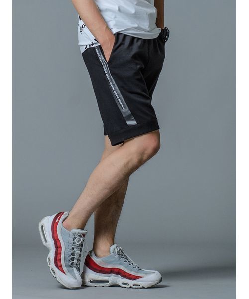 REGIEVO(レジエボ)の「【REGIEVO】アスレジャーショートパンツ スポーツタイプ(その他パンツ・メンズ・ブラック/グレー・MEDIUM/LARGE/X-LARGE/SMALL)」の2枚目の写真