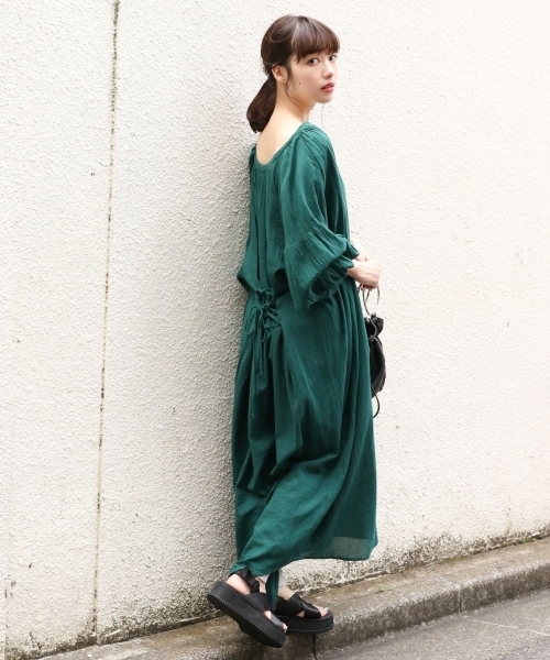 LOWRYS FARM（ローリーズファーム）の「コットンレースアップワンピ　803021（ワンピース・レディース・オフホワイト/ブラック/グリーン/ブラウン・FREE）」の4枚目の写真