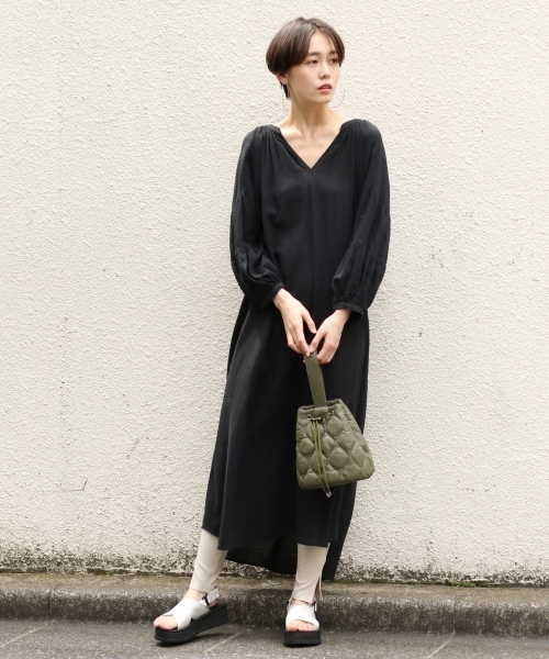 LOWRYS FARM（ローリーズファーム）の「コットンレースアップワンピ　803021（ワンピース・レディース・オフホワイト/ブラック/グリーン/ブラウン・FREE）」の19枚目の写真