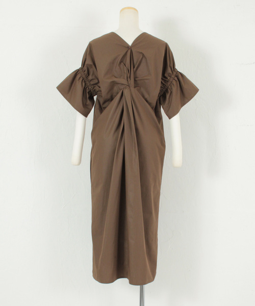 titivate（ティティベイト）の「ﾊﾞｯｸﾂｲｽﾄVﾈｯｸﾛﾝｸﾞﾜﾝﾋﾟｰｽ（ワンピース・レディース・オフホワイト/ブラック/カーキ/サックスブルー・M）」の10枚目の写真