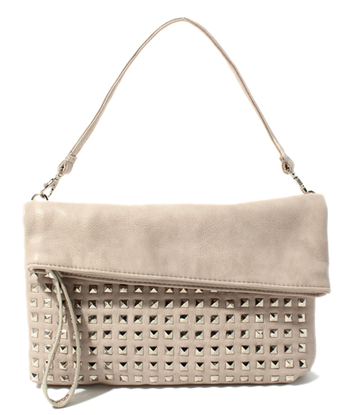 Another Edition（アナザーエディション）の「AE Studs CLT（クラッチバッグ・レディース・ブラック/ベージュ・フリー）」の2枚目の写真