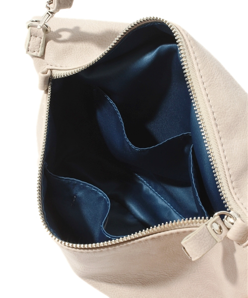 Another Edition（アナザーエディション）の「AE Studs CLT（クラッチバッグ・レディース・ブラック/ベージュ・フリー）」の8枚目の写真