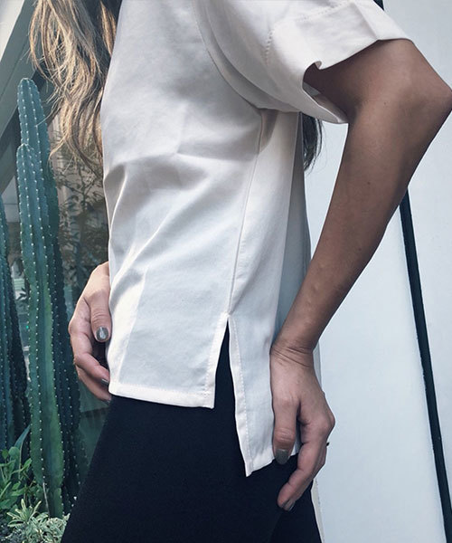TRUNC 88（トランクエイティーエイト）の「V Neck Chic Tops（T