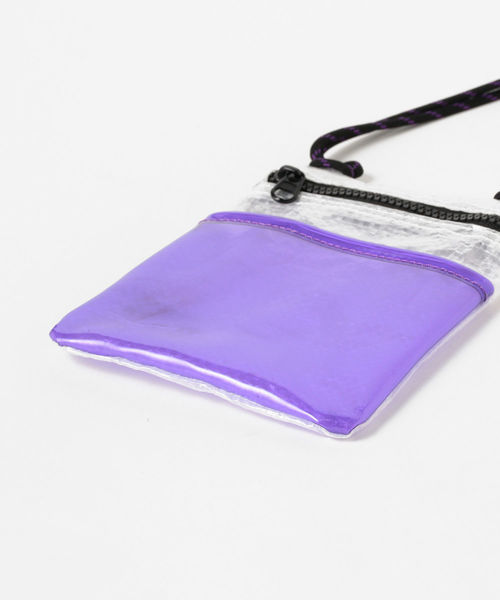 Ray BEAMS（レイビームス）の「CONTROL FREAK × Ray BEAMS / 別注 シート サコッシュ（ショルダーバッグ・レディース・ホワイト/シルバー・ONE SIZE）」の6枚目の写真