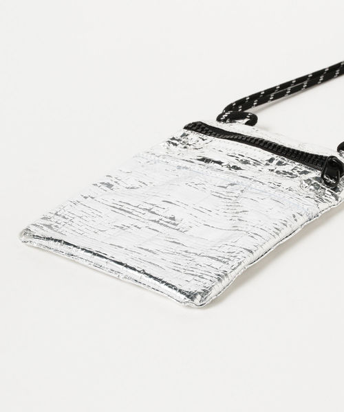 Ray BEAMS（レイビームス）の「CONTROL FREAK × Ray BEAMS / 別注 シート サコッシュ（ショルダーバッグ・レディース・ホワイト/シルバー・ONE SIZE）」の9枚目の写真