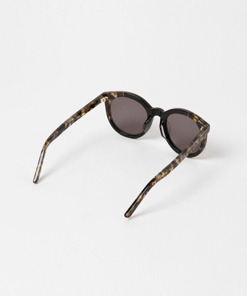 Ray BEAMS(レイビームス)の「【一部予約】A.D.S.R. / サングラス "MILLIE"(サングラス・レディース・ホワイト/ブラウン/ホワイト系その他/ブラック/ダークブラウン/ブラック系その他/ベージュ/ブラウン系その他/グレー・ONE SIZE)」の11枚目の写真