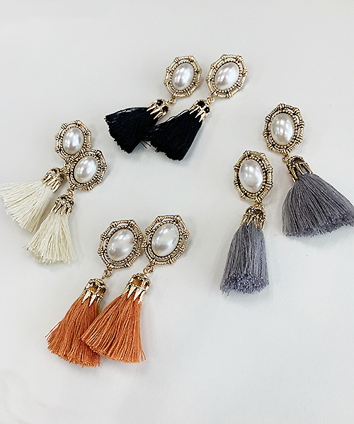 apres jour(アプレジュール)の「【apres jour×ARIAZ】ヴィンテージタッセルパールピアス(ピアス(両耳用)・レディース・ホワイト/ブラック/オレンジ/ライトグレー/グリーン・FREE)」の6枚目の写真
