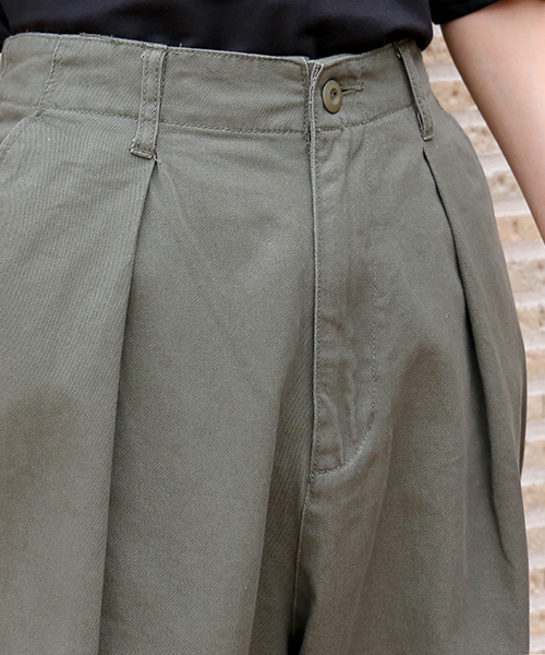 CHARM BERRY TIC（チャームベリーチック）の「バナナパンツ（チノパンツ・レディース・オフホワイト/ベージュ/カーキ・M）」の7枚目の写真