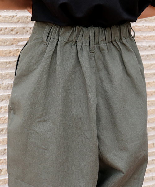 CHARM BERRY TIC（チャームベリーチック）の「バナナパンツ（チノパンツ・レディース・オフホワイト/ベージュ/カーキ・M）」の11枚目の写真