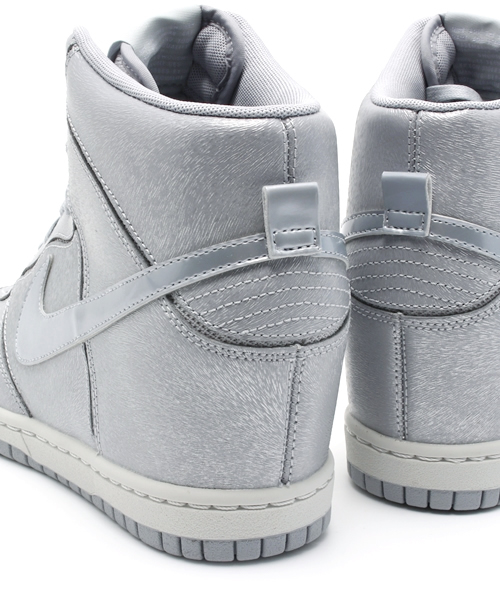 And A（アンドエー）の「NIKE DUNK Wolf Silver（スニーカー・レディース・シルバー・24.5cm/23.5cm）」の7枚目の写真