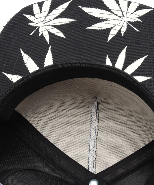 BEAMS（ビームス）の「HUF / GLOW IN THE DARK PLANTLIFE SNAPBACK（キャップ・メンズ・ブラック・ONE SIZE）」の2枚目の写真