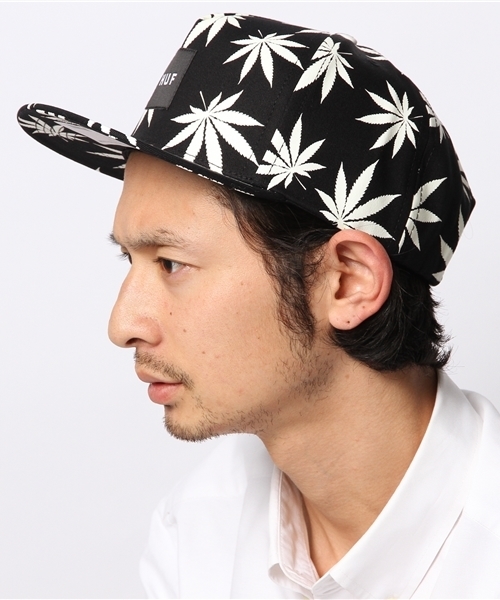 BEAMS（ビームス）の「HUF / GLOW IN THE DARK PLANTLIFE SNAPBACK（キャップ・メンズ・ブラック・ONE SIZE）」の4枚目の写真